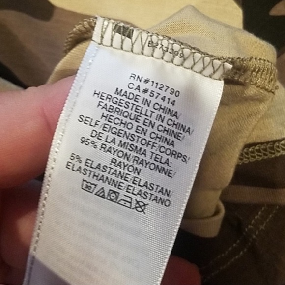 NWT Camo True Religion T-Shirt - Picture 5 of 6